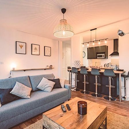 Charme de l'ancien pour cet appartement entièrement rénové dans l'hypercentre de Reims Esterno foto
