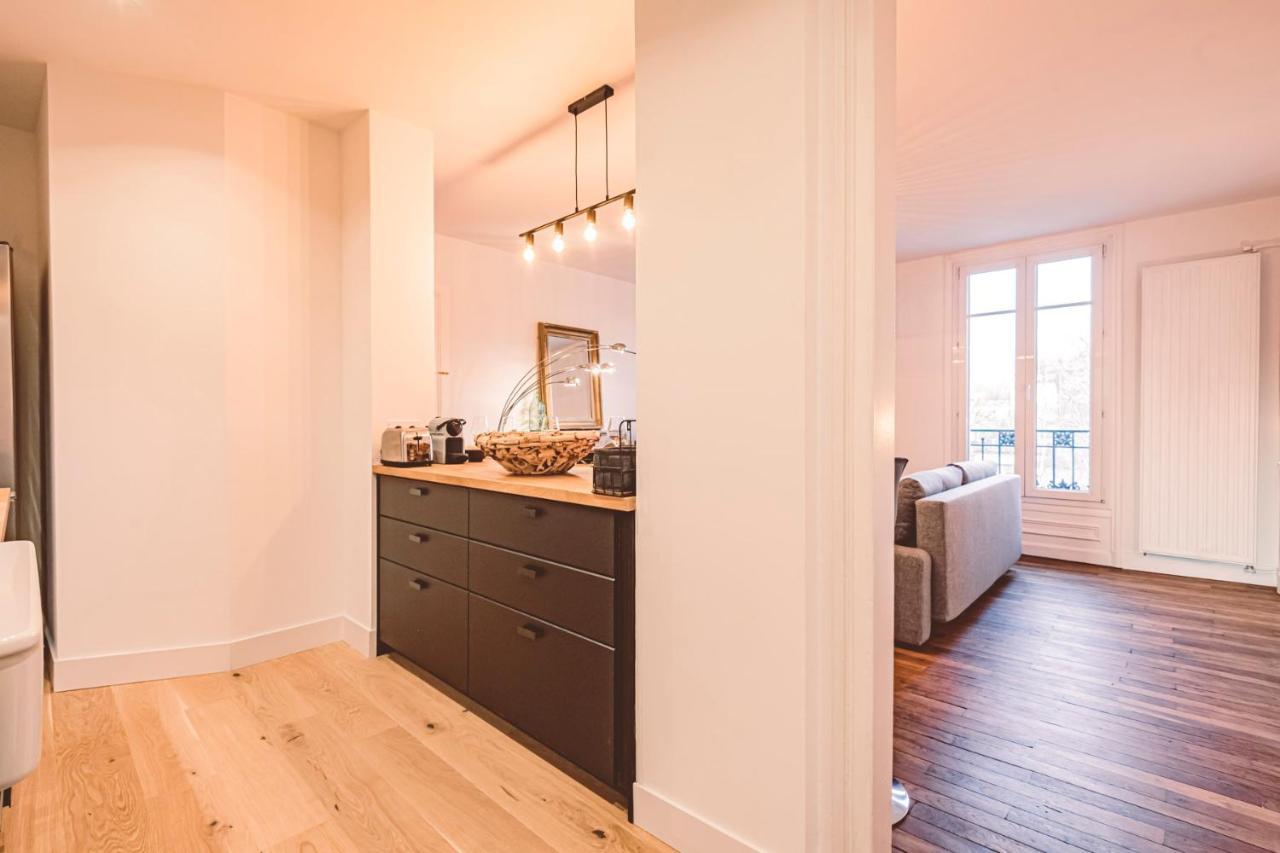 Charme de l'ancien pour cet appartement entièrement rénové dans l'hypercentre de Reims Esterno foto
