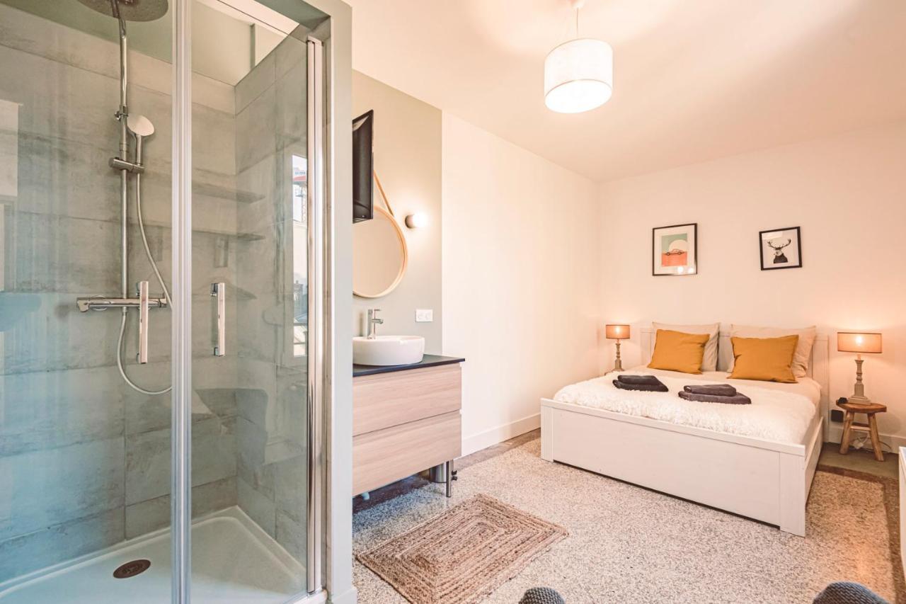 Charme de l'ancien pour cet appartement entièrement rénové dans l'hypercentre de Reims Esterno foto