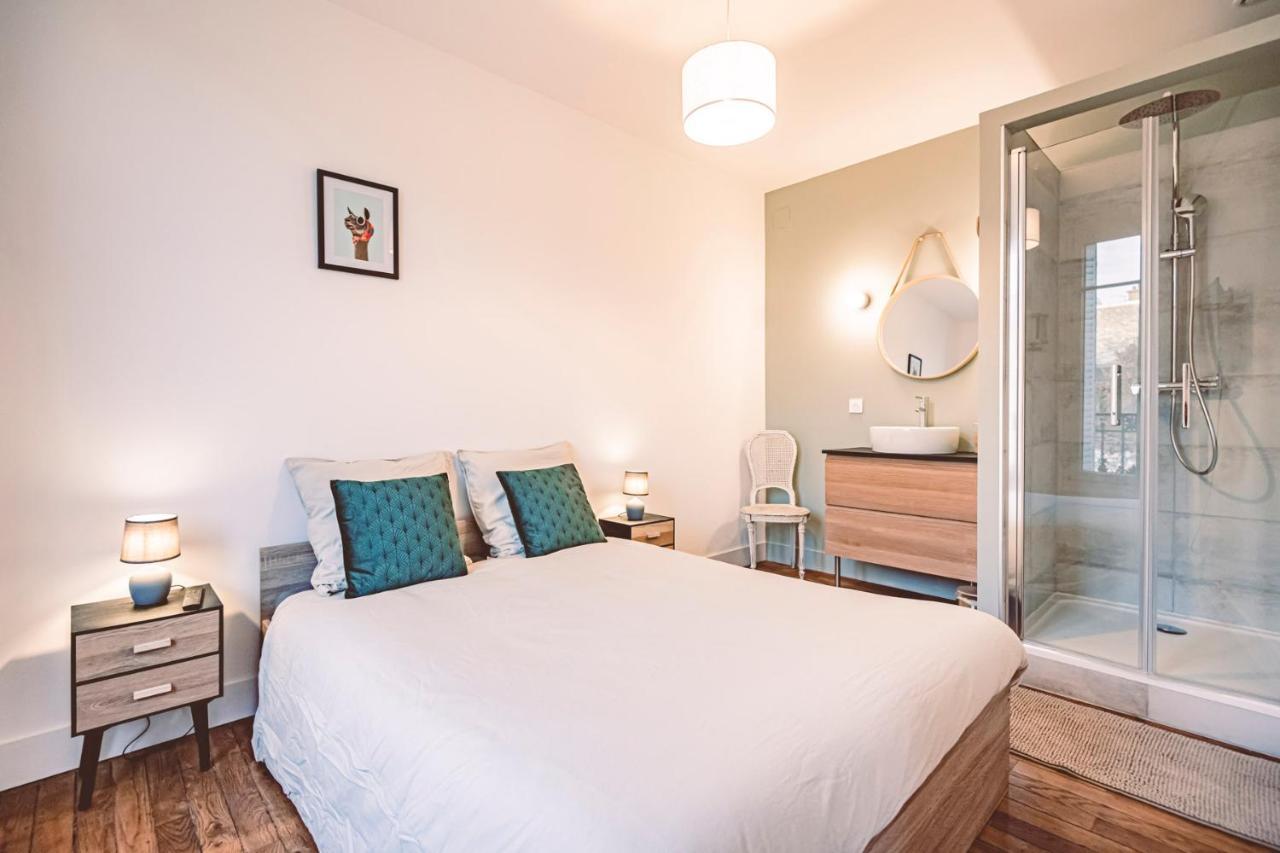 Charme de l'ancien pour cet appartement entièrement rénové dans l'hypercentre de Reims Esterno foto