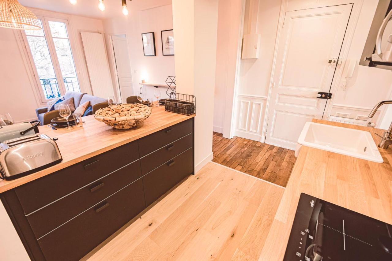 Charme de l'ancien pour cet appartement entièrement rénové dans l'hypercentre de Reims Esterno foto