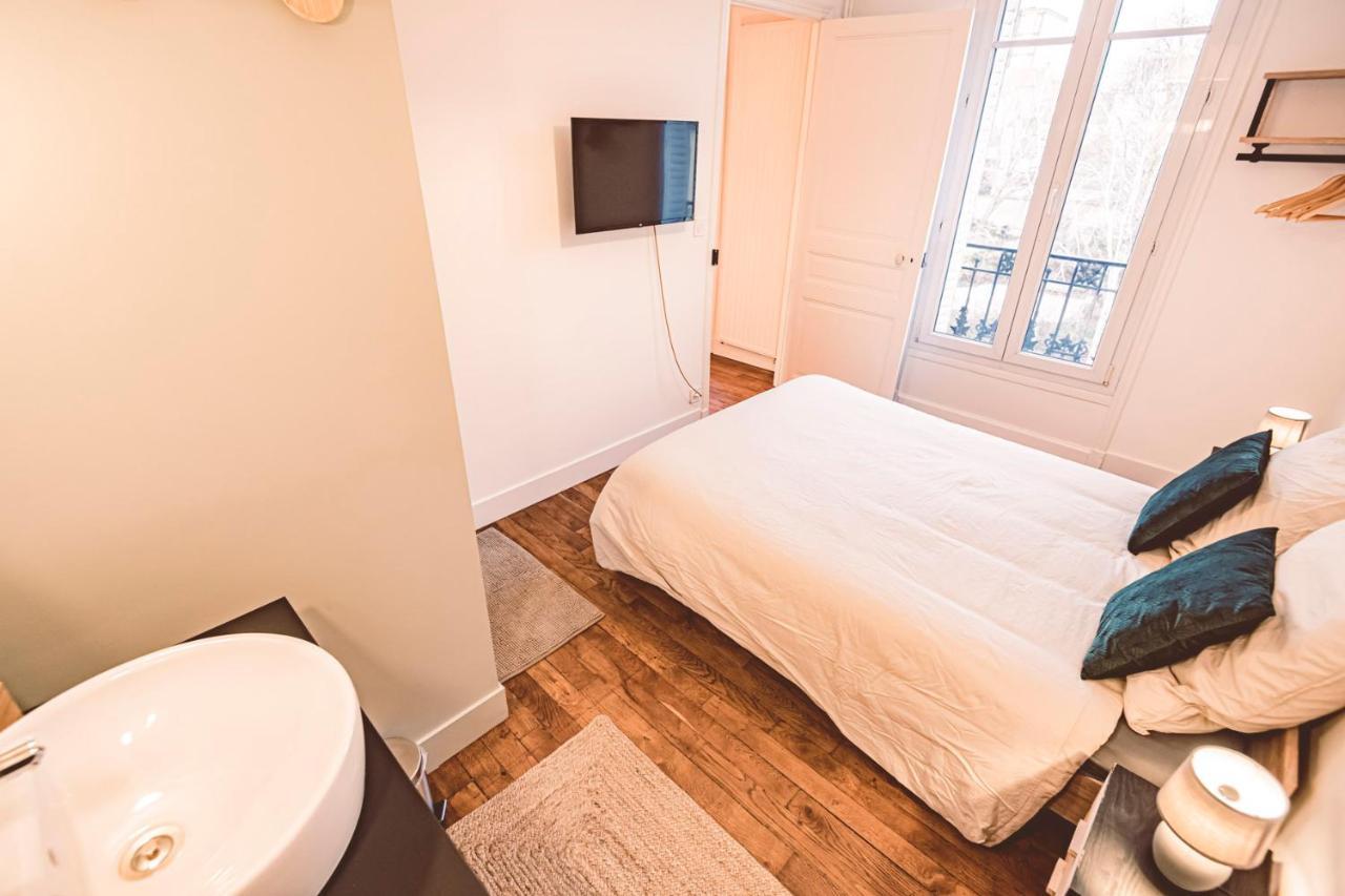 Charme de l'ancien pour cet appartement entièrement rénové dans l'hypercentre de Reims Esterno foto