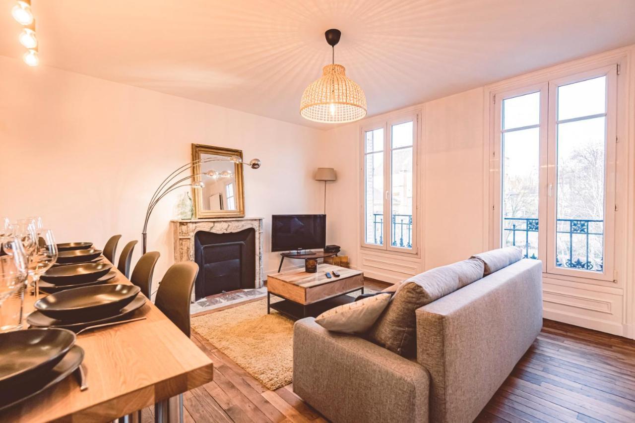 Charme de l'ancien pour cet appartement entièrement rénové dans l'hypercentre de Reims Esterno foto