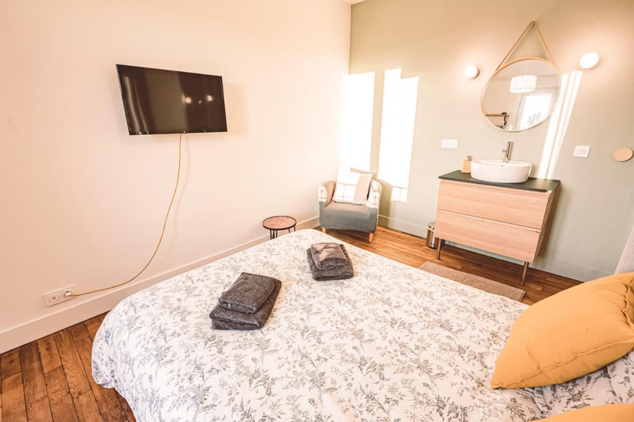 Charme de l'ancien pour cet appartement entièrement rénové dans l'hypercentre de Reims Esterno foto
