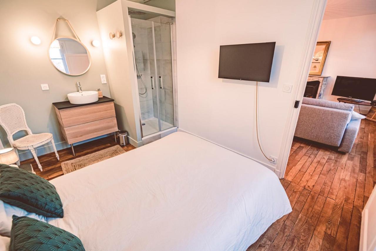 Charme de l'ancien pour cet appartement entièrement rénové dans l'hypercentre de Reims Esterno foto