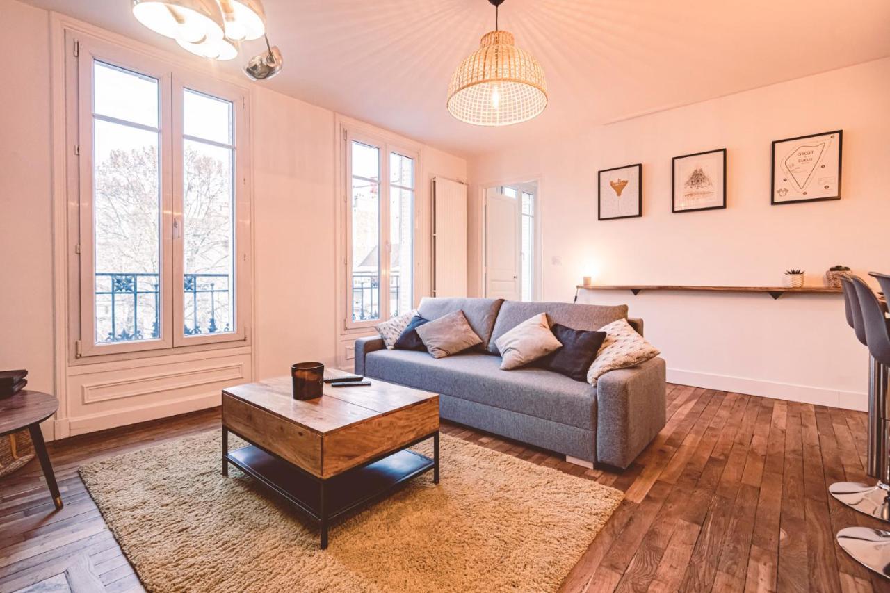 Charme de l'ancien pour cet appartement entièrement rénové dans l'hypercentre de Reims Esterno foto